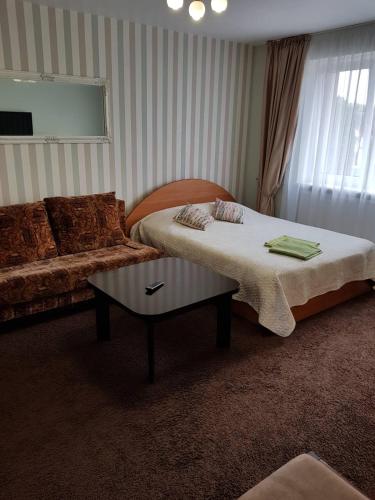 Triple Room with Bathroom image 3