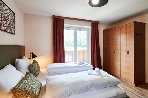 2 bedrooms, 3 beds