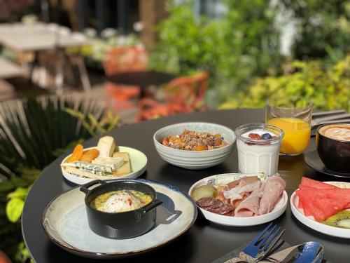 TRIBE Paris Batignolles - image 20