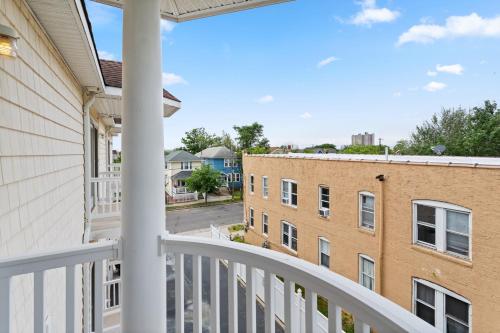 ❤️ The Top End Townhomes with Stunning Views On One-Of-A-Kind Rooftop Deck! WOW!