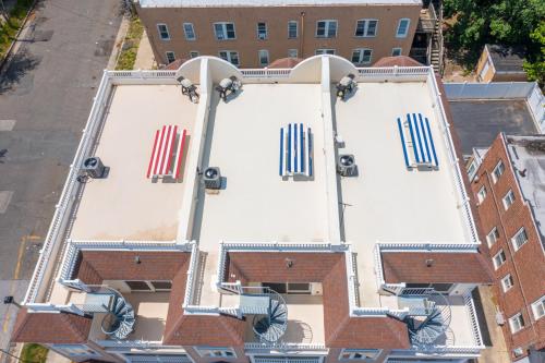 ❤️ The Top End Townhomes with Stunning Views On One-Of-A-Kind Rooftop Deck! WOW!