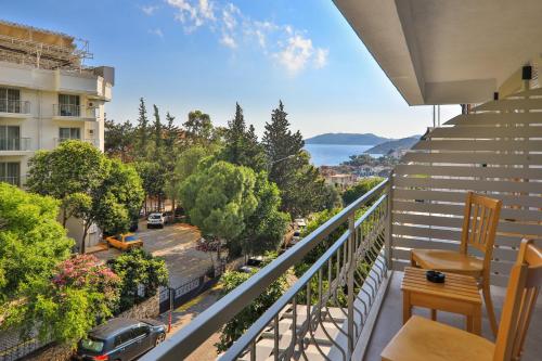 ระเบียง/ชานเรือน, Lora Kaş Hotel (Lora Kas Hotel) in คาช