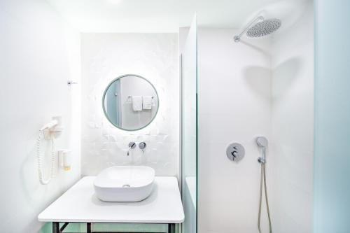 Rainbow Apartments - image 7
