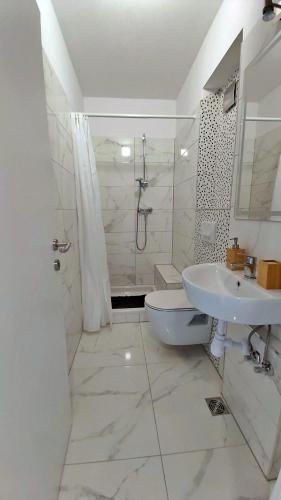 Two-Bedroom Apartment image 5