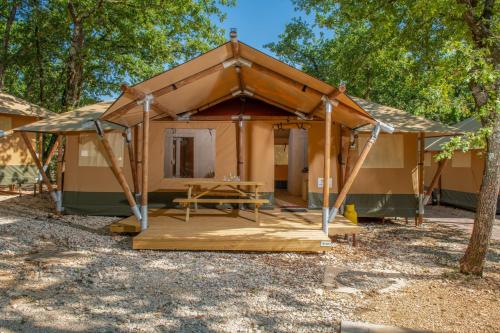 Glamping Tents Camping Mon Perin Vacanceselect In Bale Croatia Reviews Prices Planet Of Hotels