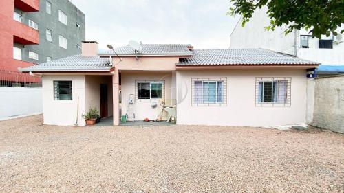 Casa em Guaratuba em excelente localizacao a 500 metros do MAR!!!