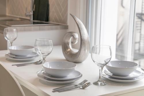 MOMENTS AWAY FROM SEASIDE- MORDEN 2 BEDROOM FLAT