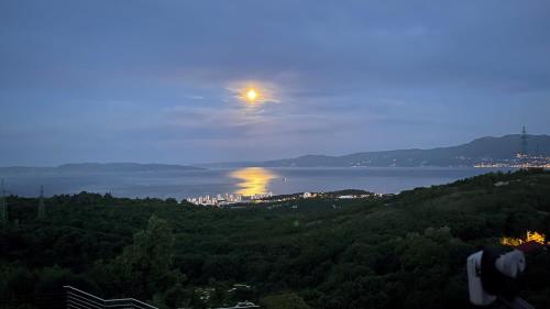 Terra Magica Deluxe Apartment & Room with Private Parking, Terrace and Sea View - Rijeka