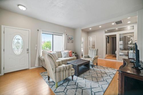 @ Marbella Lane - Quiet&Cozy 2BR Rowland Heights