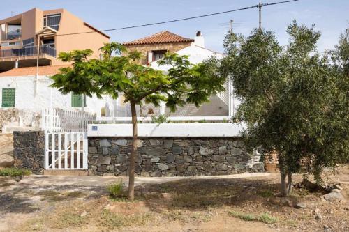  114 LA LADERA Rural House by Sunkeyrents in Pájara