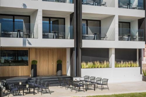 Canale Hotel & Suites - image 9