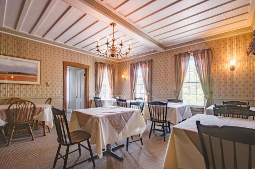 Banketu zāle, Deerfield Valley Inn - Mt Snow BnB Fireplace Rooms and Breakfast in Dover (VT)