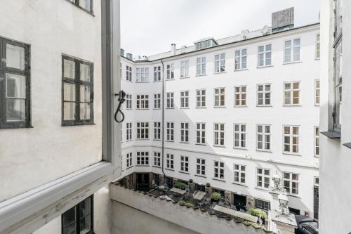 Large Apartment with Canal View in Central CPH City, Kodaň (fotografie 6)