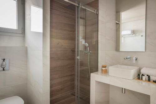 Ionian Plaza Hotel - main image