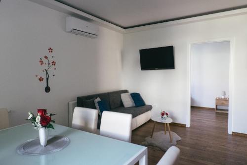 APARTMAN MORE