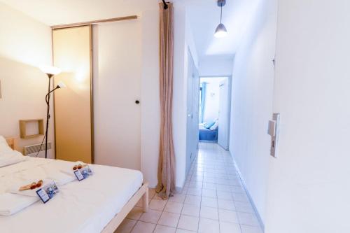 Nice studio with terrace 3 min from the beach in Six-Fours - Welkeys