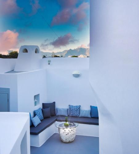 Golden Stone Santorini Suites