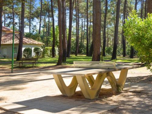 Lacanau ocean Domaine du Golf Piscine chauffee Vue Balcon sur la pinede Appart renove 2021