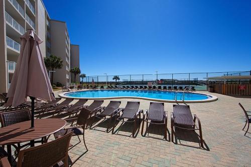 Holiday Surf & Racquet Club 104
