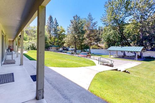 River Park Condo #6 - image 3