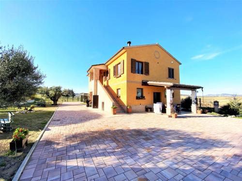 Traditional holiday home in Recanati with a private pool gîte à louer La Villa