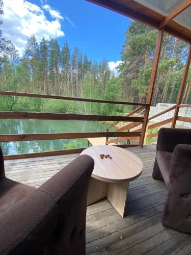 Balkons/terase, Forest and Lake in Borovoja
