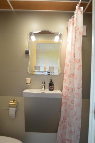 Metsjarve mini puhkemaja in Põlva