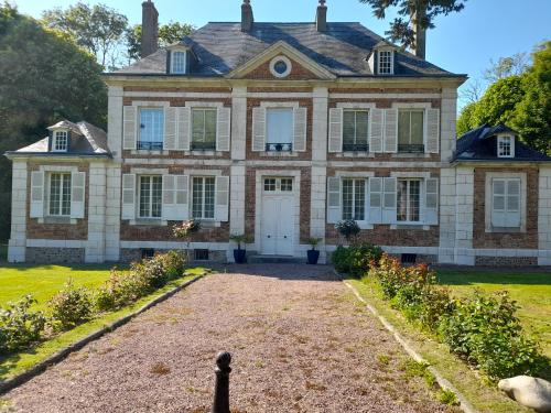 . Château des Bosquets