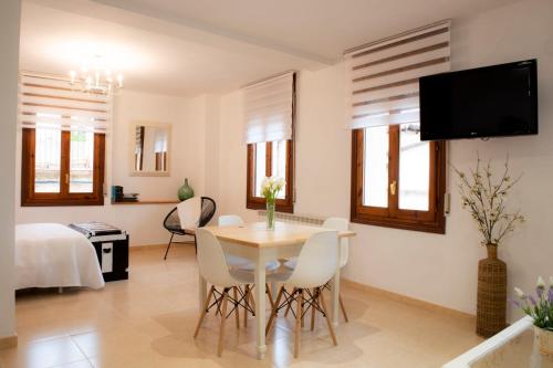 Apartamento La Placeta - Apartment - Monroyo