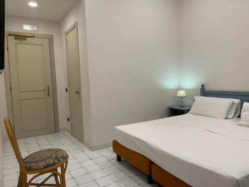 Jazz Hotel - image 12