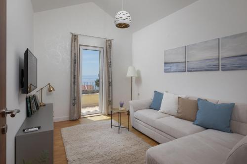 Villa Luna in Makarska private pool - image 9