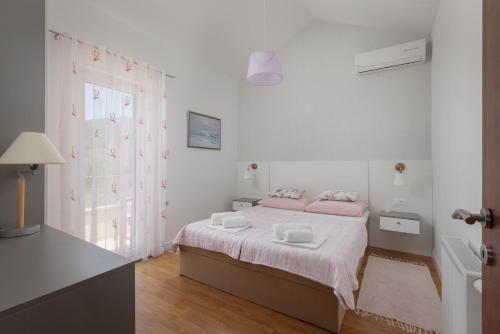 Villa Luna in Makarska private pool - image 6