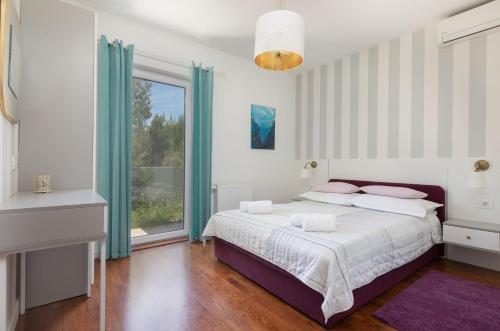 Villa Luna in Makarska private pool - image 2