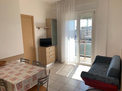 2 bedrooms, 4 beds