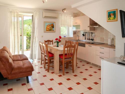 Apartment Marinella-2 by Interhome in Crni