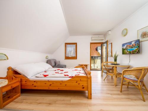 Apartment Amarillo 3 by Interhome in Balatonmariafurdo
