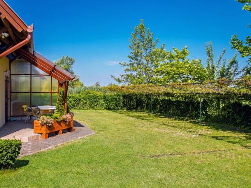 Apartment Amarillo 3 by Interhome in Balatonmariafurdo