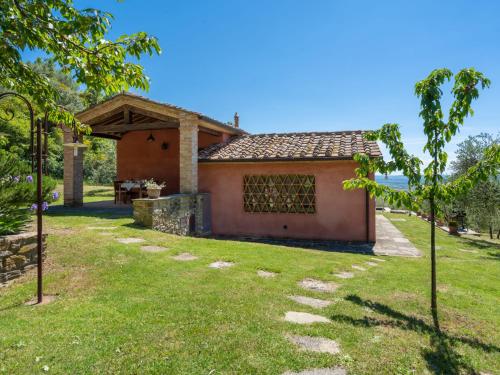  Holiday Home Nido del Sorbino by Interhome in Fondaccio
