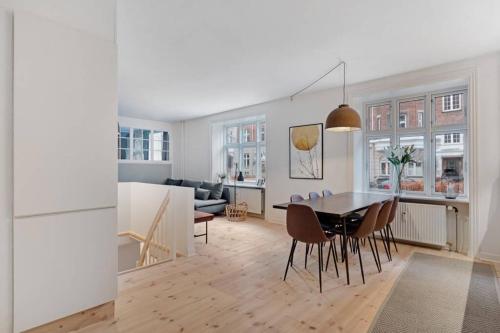 Stylish two floor apartment in vibrant Nørrebro