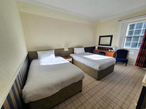 2 twin beds