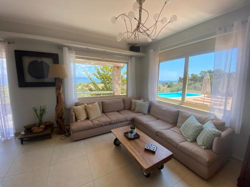 Big Blue Villa Porto Heli in Aghios Emilianos