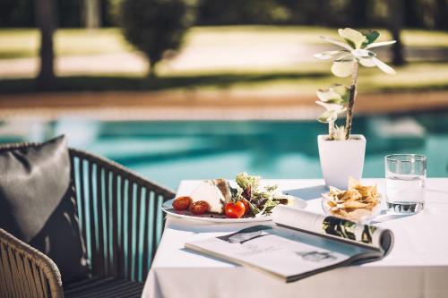 Las Gaviotas Suites Hotel & Spa - image 2