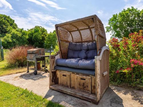 Snug Holiday Home in Divitz-Spoldershagen near Skydiving