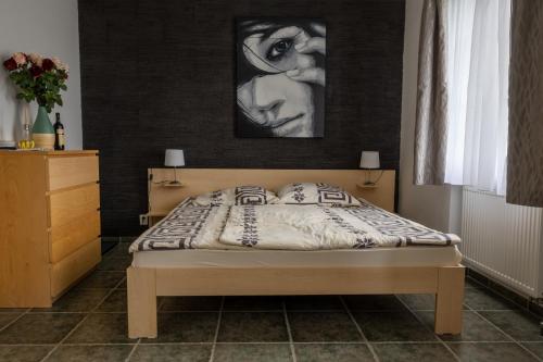 2 queen beds