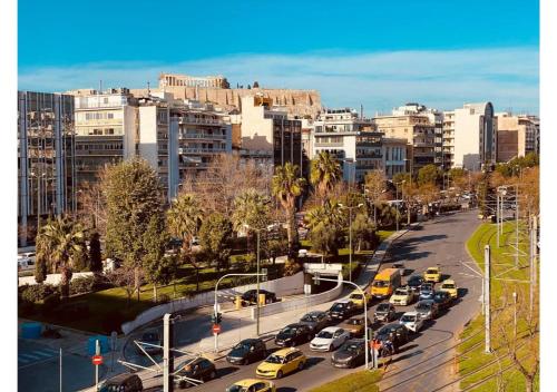 Cozy Apartment in Central Athens - Sleeps 6, Atene