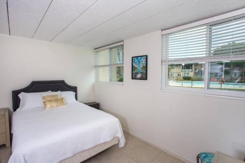 Sea Palm Condos 1B - image 6