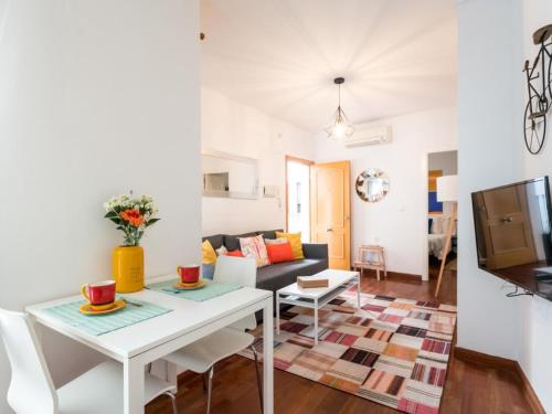 One-Bedroom Apartment image 3