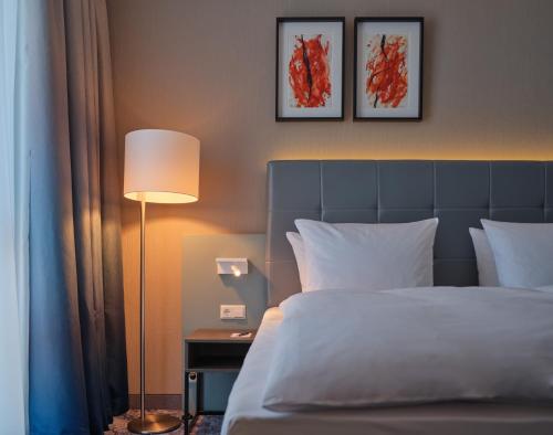 Dorint Parkhotel Frankfurt / Bad Vilbel 4.8km von Niederdorfelden entfernt