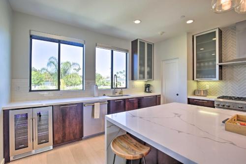 Upscale Beach Rowhome with Rooftop and Bay Views! - image 6