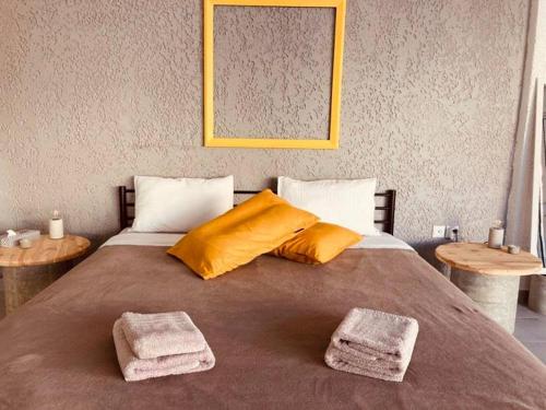 Upscale Suite Minutes From The Airport